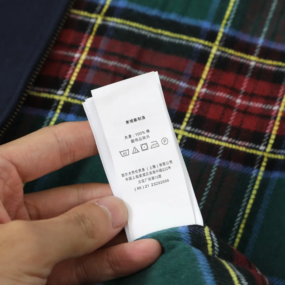 P360 #R43 Ralph Lauren/Ralph Lauren American vintage classic lapel old cadre retro jacket, thickened in autumn and winter, woolen lining, classic design, timeless classic, thick cotton fabric, showing a sense of vintage, collar and cuffs colorful plaid embellishment, looks good on both men and women, comfortable and comfortable, focuses on relaxed retro YYDS, one for each man and woman, an indispensable piece for autumn and winter, the hottest jacket at the moment The 100% cotton twill is thick and thick, and the pure cotton colorful plaid lining is distinguished by digital printing in the market. Exquisite embroidery. The Harrington jacket has a loose fit, is short and fat, and is super versatile. It is clean-fitting and is perfect for men and women!   Color: Khaki Navy Red Black Size: S/M/L/XL Length: 68 70 72 74 Sleeve Length: 63 64 65 66 Shoulder Width: 51 52 53 54 Bust: 126 130 134 138